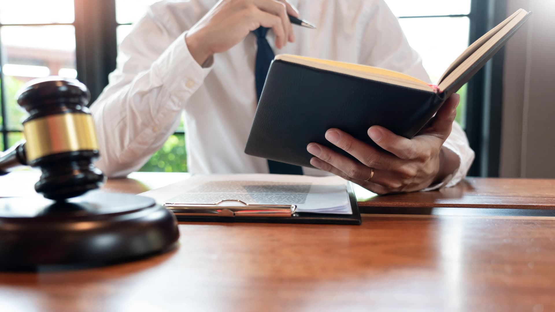 강릉변호사상담으로 재물은닉죄 혐의 의뢰인 조력