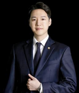 사건담당변호사 유승진