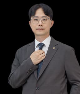 사건담당변호사 이동근